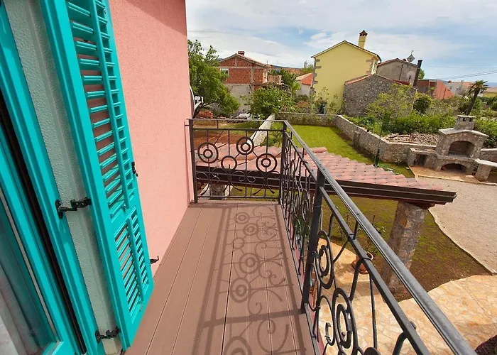 House With A Parking Space Kornic, Krk - 11504 بيت للعطل
